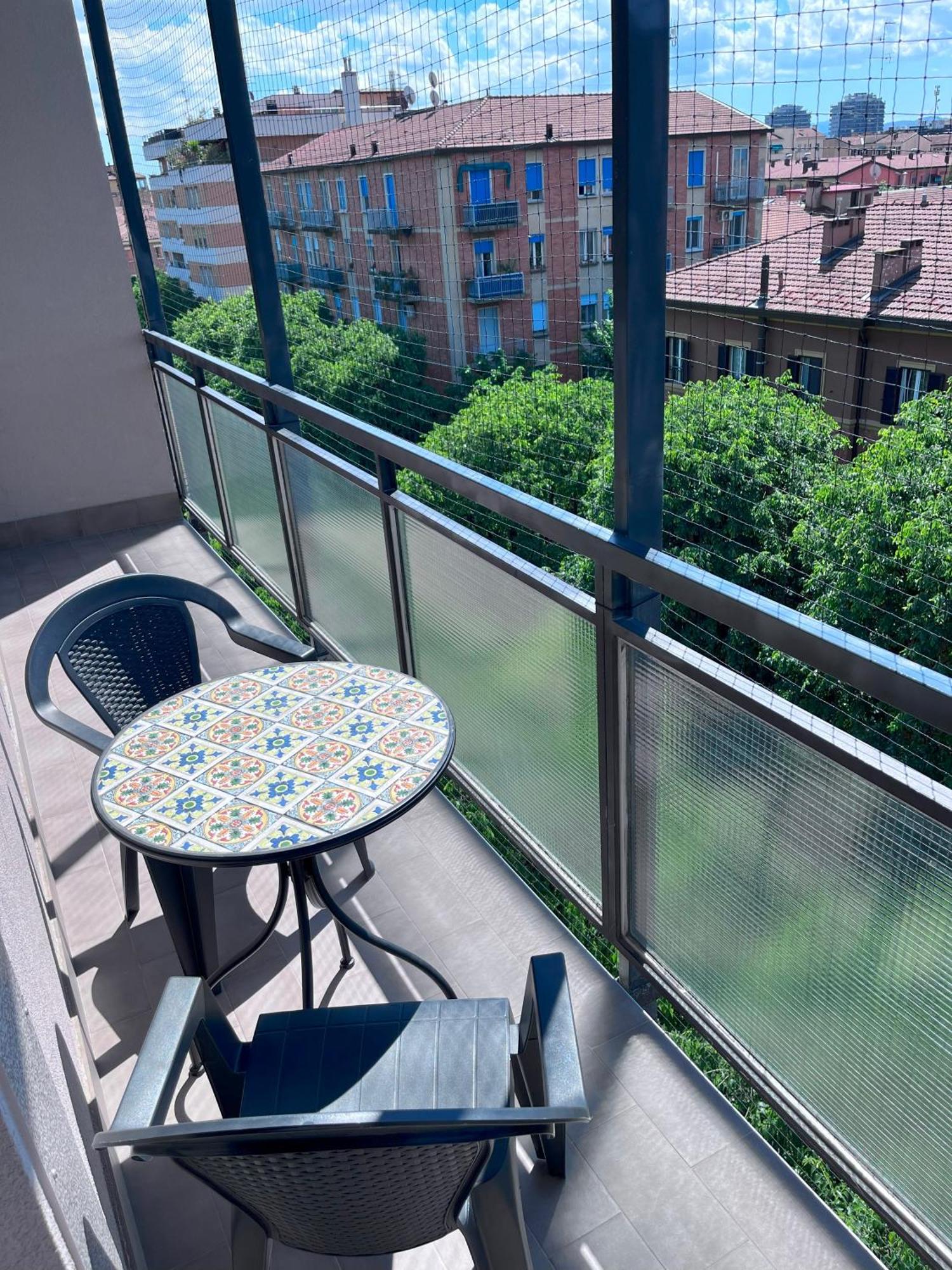 B&Bononia View โบโลญญา ภายนอก รูปภาพ